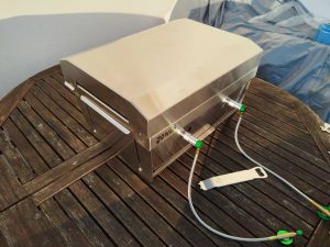 BURNHARD Jones Camping-Gasgrill schärg von der Seite