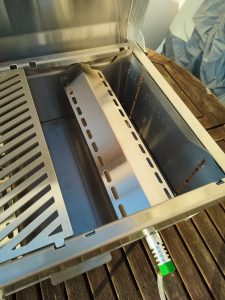 BURNHARD Jones Camping-Gasgrill von innen