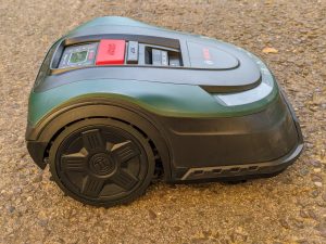 Bosch Home and Garden Indego XS 300 Mähroboter von rechts