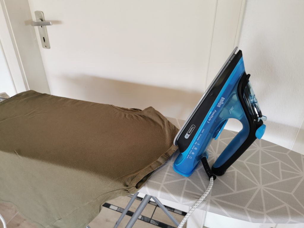 Braun FreeStyle 3 Dampfbügeleisen Bügeln 2