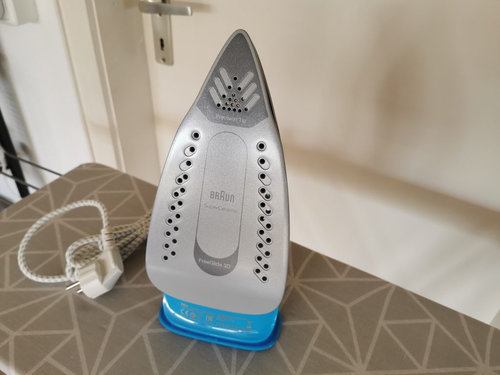 Braun FreeStyle 3 Dampfbügeleisen Sohle