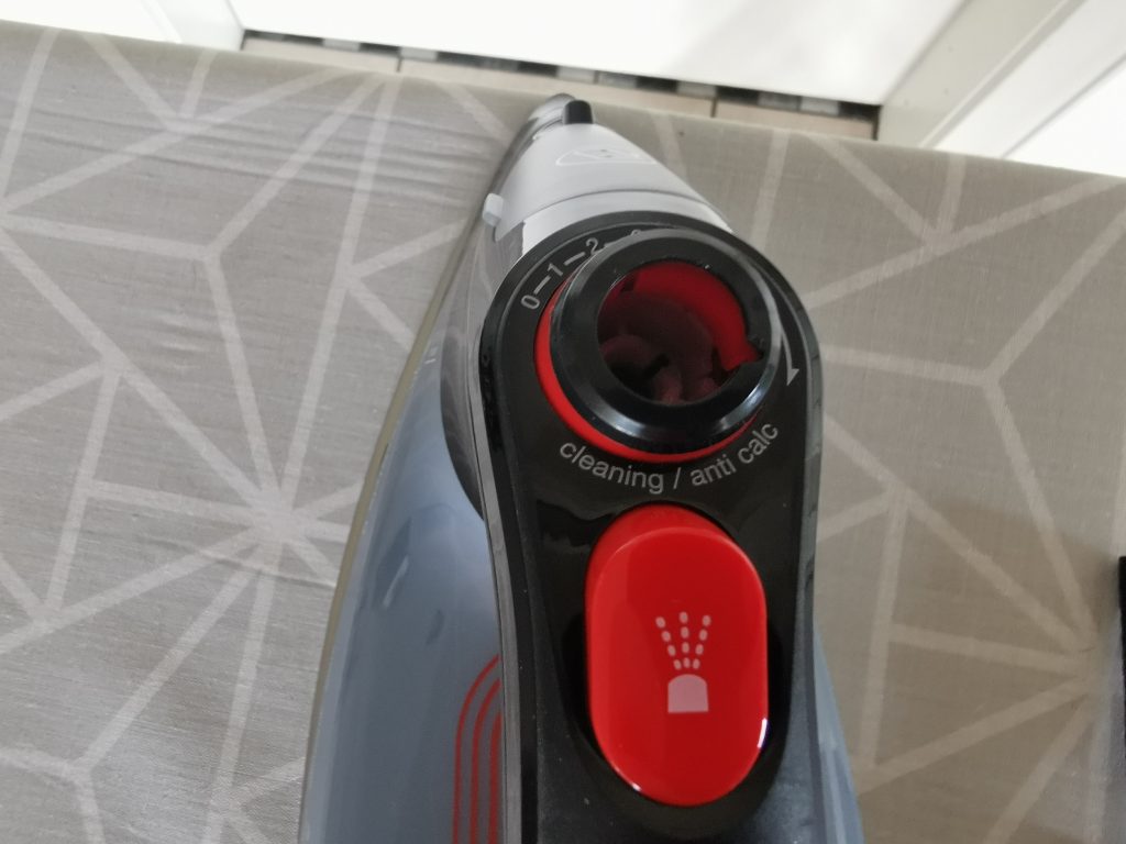Braun TexStyle 9 Dampfbügeleisen Antikalk Öffnung