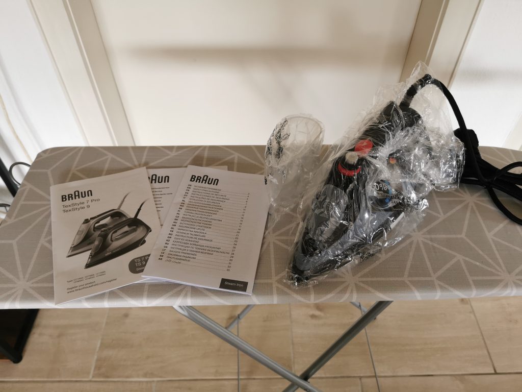 Braun TexStyle 9 Dampfbügeleisen Lieferumfang