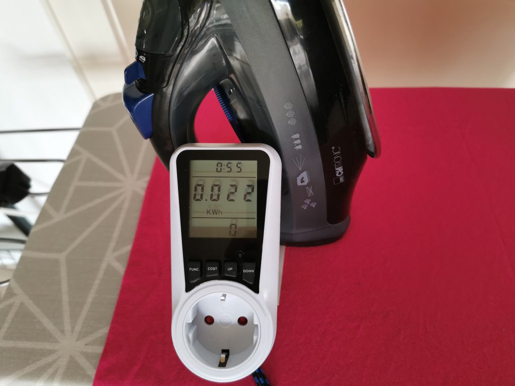 Clatronic DB 3703 Dampfbügeleisen Strommesser 2