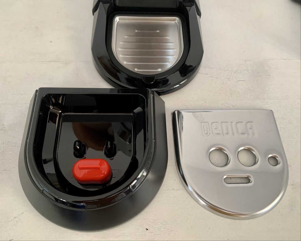 De'Longhi Dedica Style EC 685.M Kaffeepadmaschine Ansicht ohne Abtropfschale