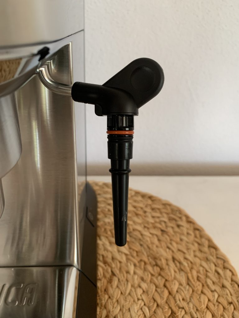 De'Longhi Dedica Style EC 685.M Kaffeepadmaschine Heiswasserdüse ohne mit Aufsatz