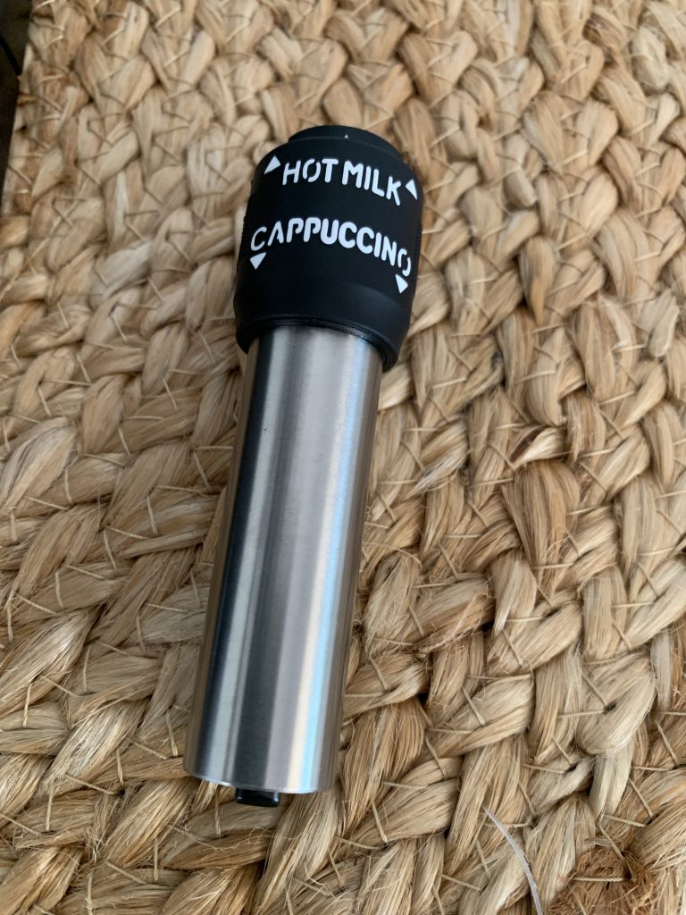 De'Longhi Dedica Style EC 685.M Kaffeepadmaschine Milchschaumdüse