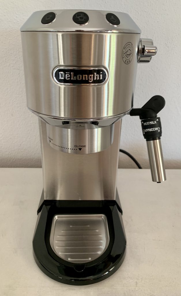 De'Longhi Dedica Style EC 685.M Kaffeepadmaschine Vorderansicht ohne Abtropfschale