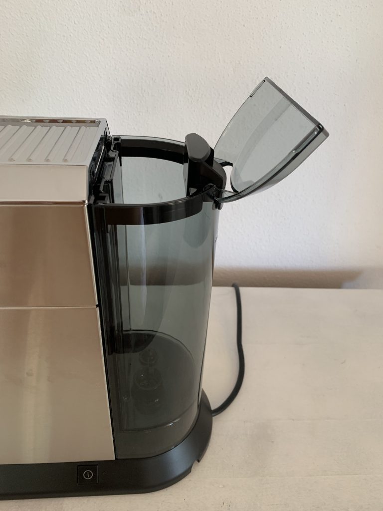 De'Longhi Dedica Style EC 685.M Kaffeepadmaschine Wassertank mit offenem Deckel