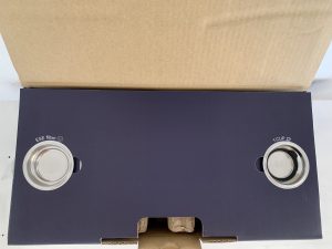De'Longhi Dedica Style EC 685.M Kaffeepadmaschine geöffneter Karton mit Sieben