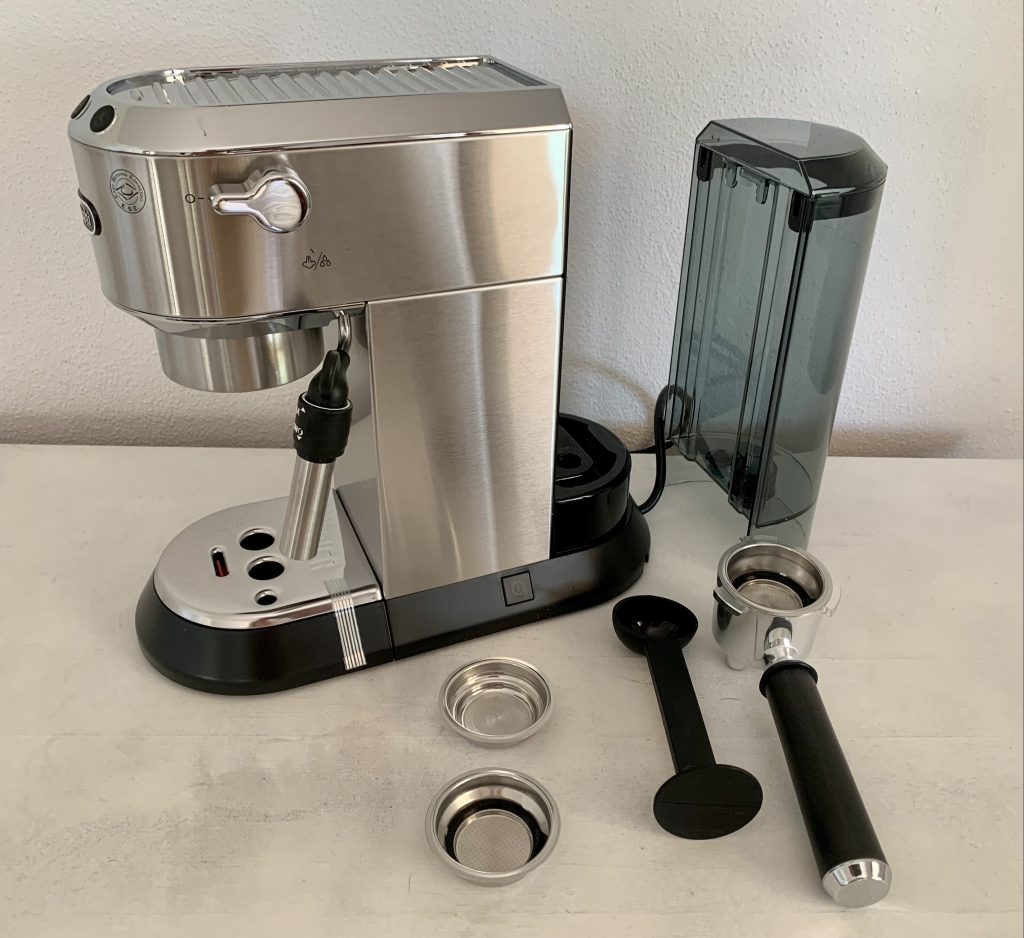 De'Longhi Dedica Style EC 685.M Kaffeepadmaschine mit abgenommenem Wassertank