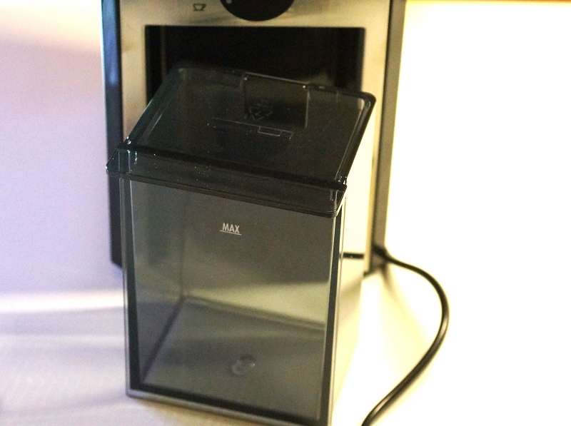 DeLonghi KG 89 Auffangbehälter herausnehmbar