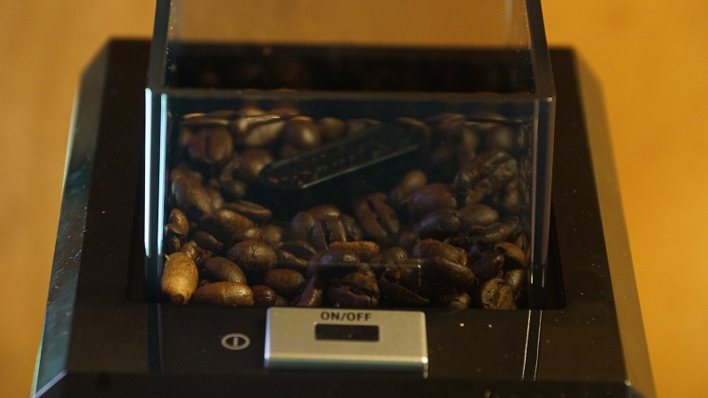 DeLonghi KG 89 Bohnen im Behälter