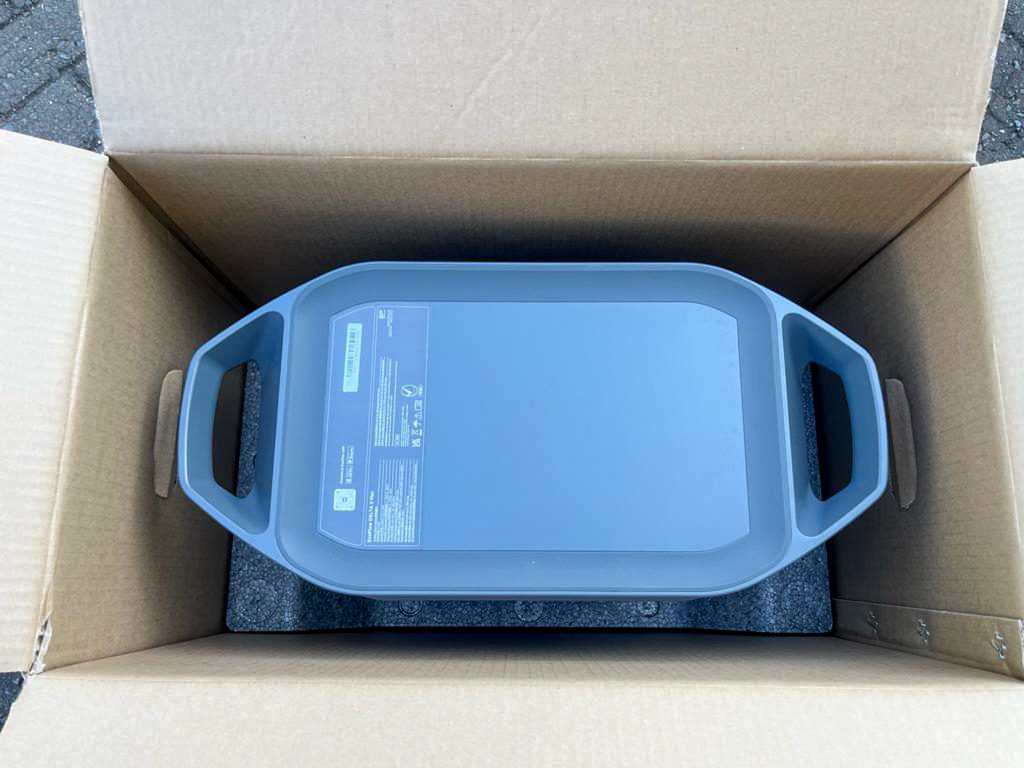 EcoFlow DELTA 2 Max Powerstation von oben in Verpackung
