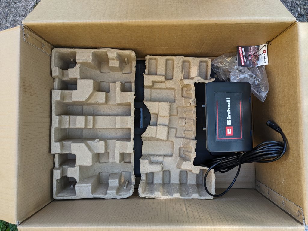 Einhell FREELEXO 1200 LCD BT Mähroboter Verpackung Ladestation