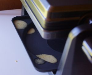 Emerio WM-110984.4 Teig läuft auf Tropfschale