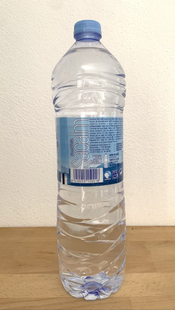 Font Vella Mineralwasser Flaschenrückseite