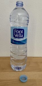 Font Vella Mineralwasser geöffnete Flasche