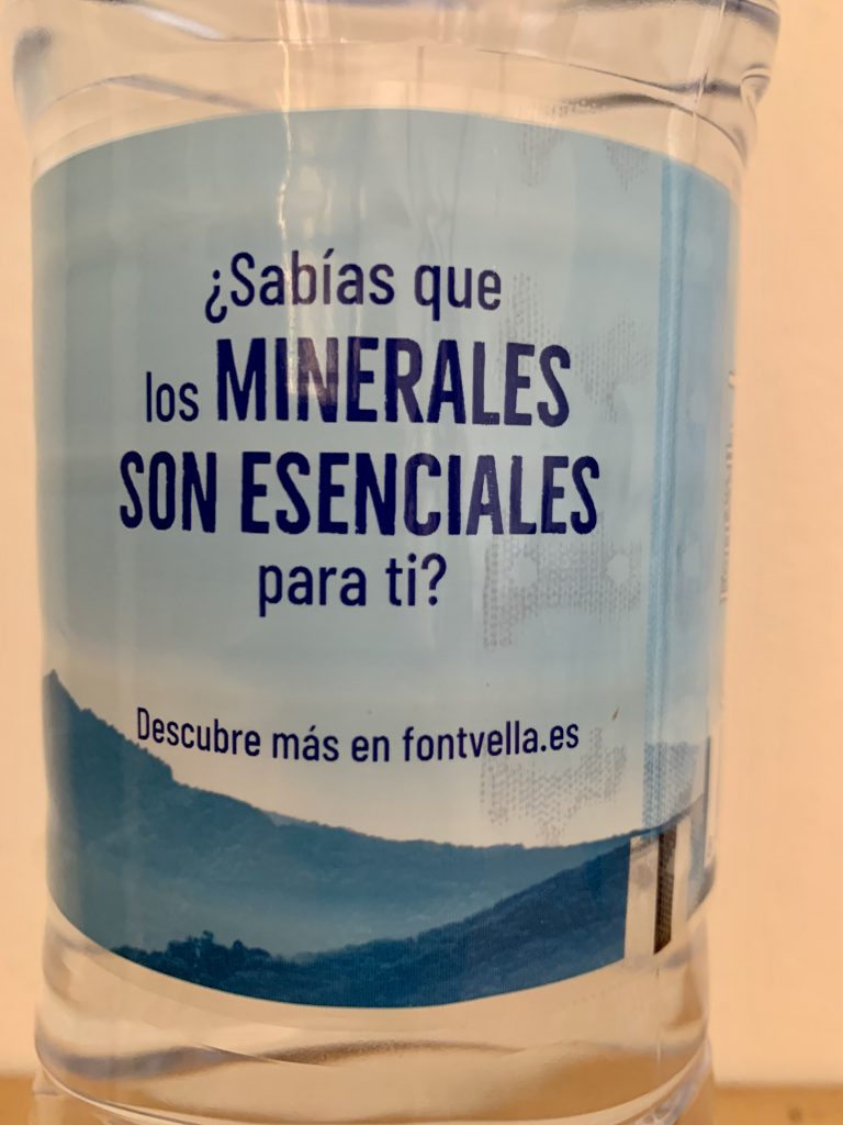 Font Vella Mineralwasser seitliches Etikett