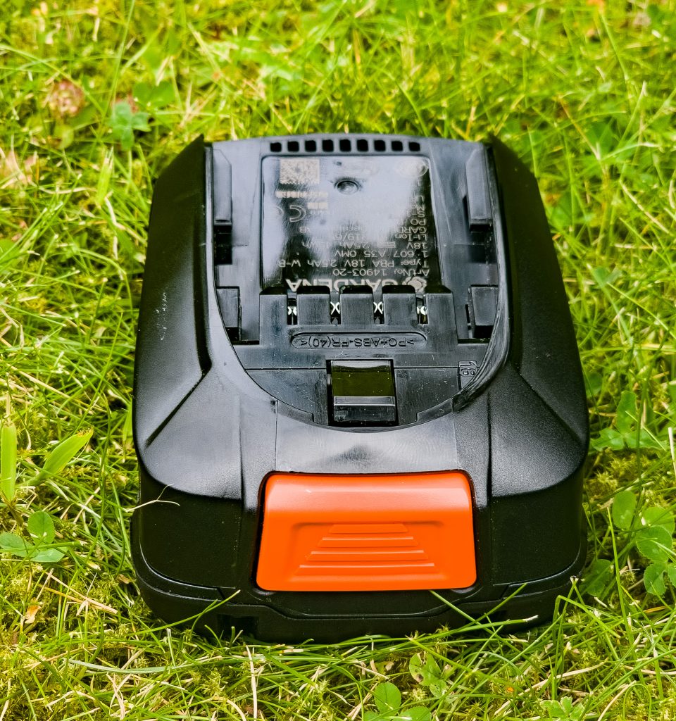 Gardena ComfortCut 60 18V-P4A Akku-Heckenschere Akku Vorderansicht