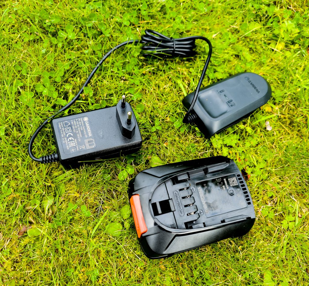 Gardena ComfortCut 60 18V-P4A Akku-Heckenschere Akku mit Ladegerät