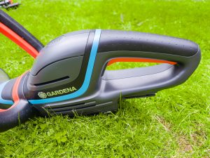 Gardena ComfortCut 60 18V-P4A Akku-Heckenschere Griff