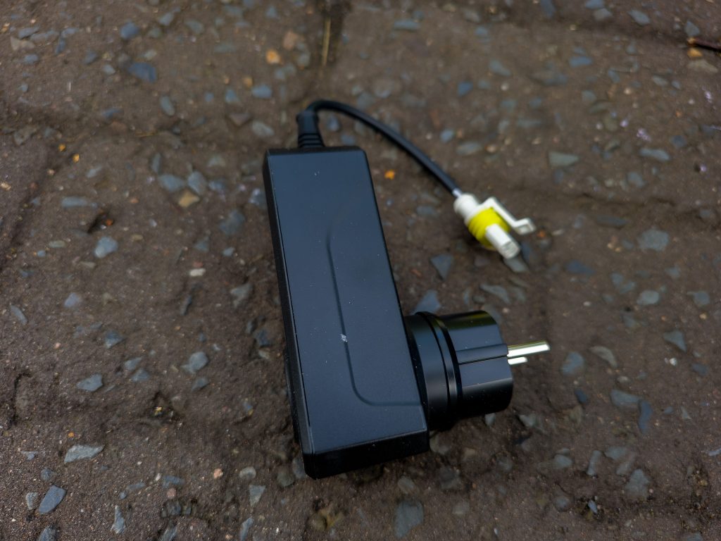 Gardena Mähroboter smart SILENO life Netzstecker ausgepackt