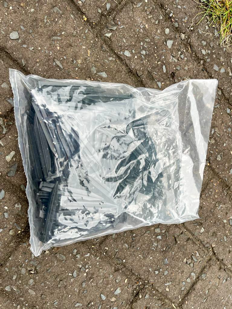 Gardena SILENO minimo 500 Mähroboter Begrenzungshaken in der Verpackung