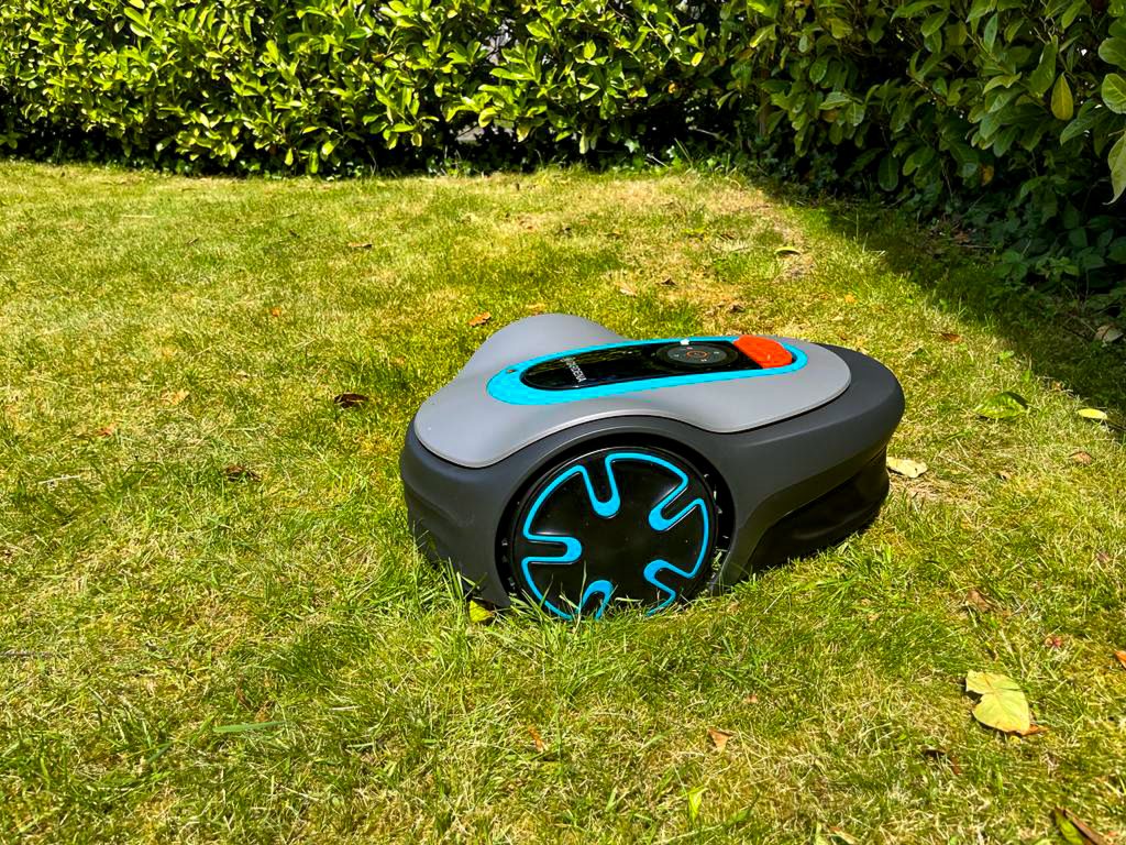 Gardena SILENO minimo 500 Mähroboter beim Mähen