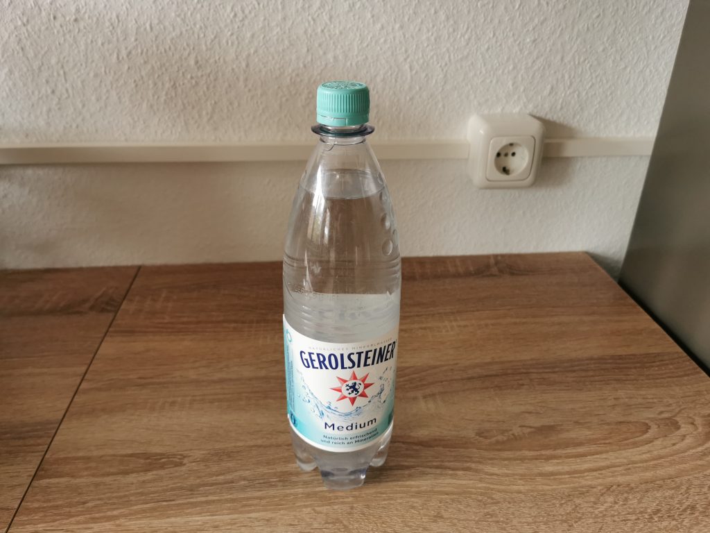 Gerolsteiner medium Mineralwasser Flasche