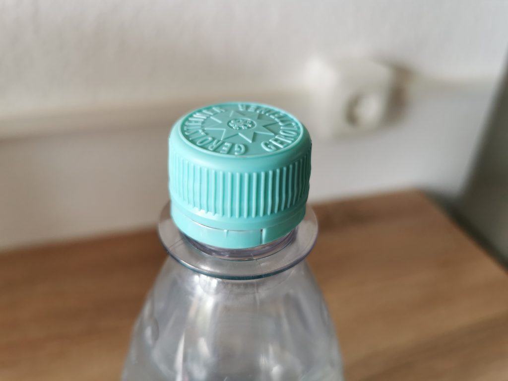 Gerolsteiner medium Mineralwasser Verschluss