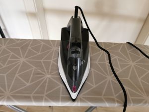 Grundig SI 4850 Dampfbügeleisen Frontansicht