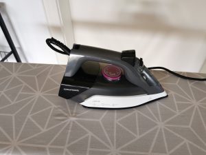 Grundig SI 4850 Dampfbügeleisen Seitenansicht 2