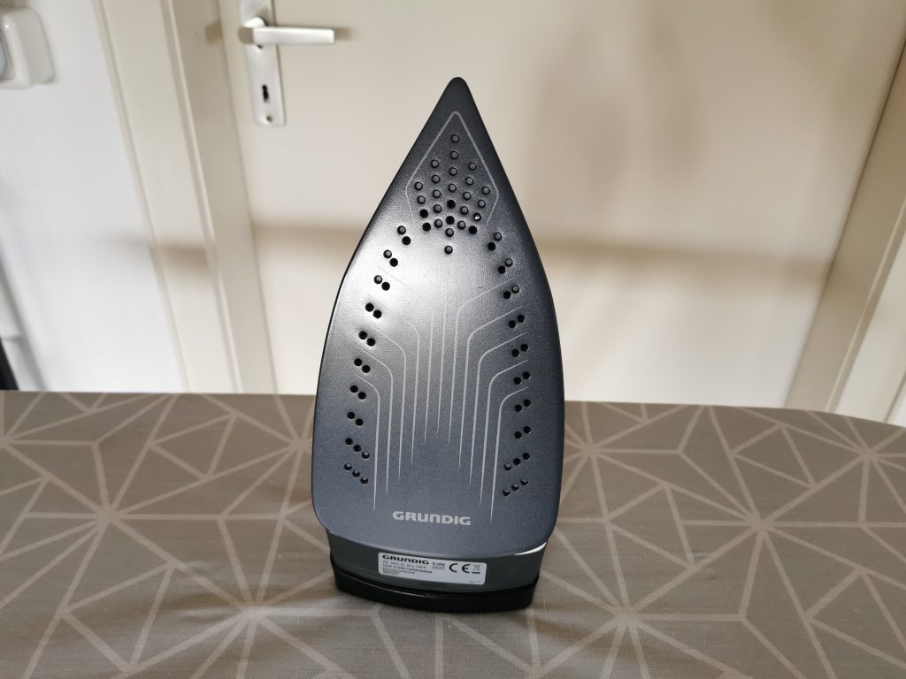 Grundig SI 4850 Dampfbügeleisen Sohle