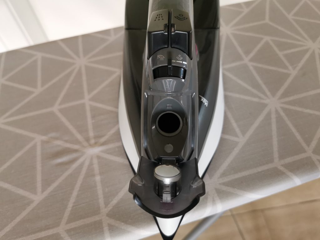 Grundig SI 4850 Dampfbügeleisen Wassertank