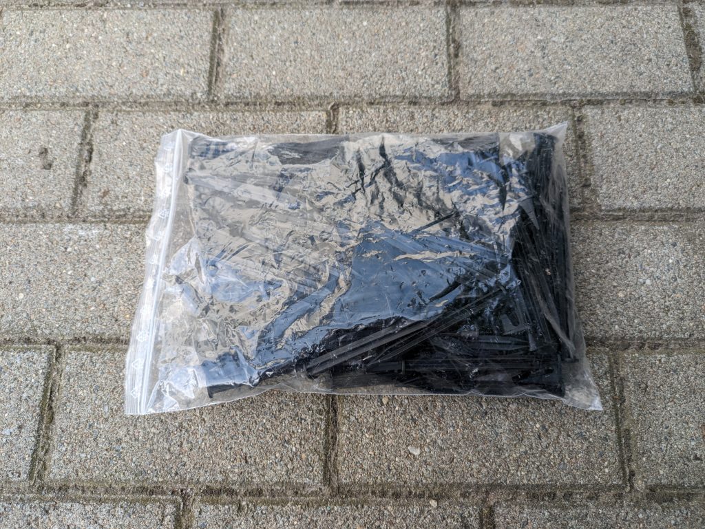 Heringe des AL-KO Robolinho® 550W Mähroboters, verpackt