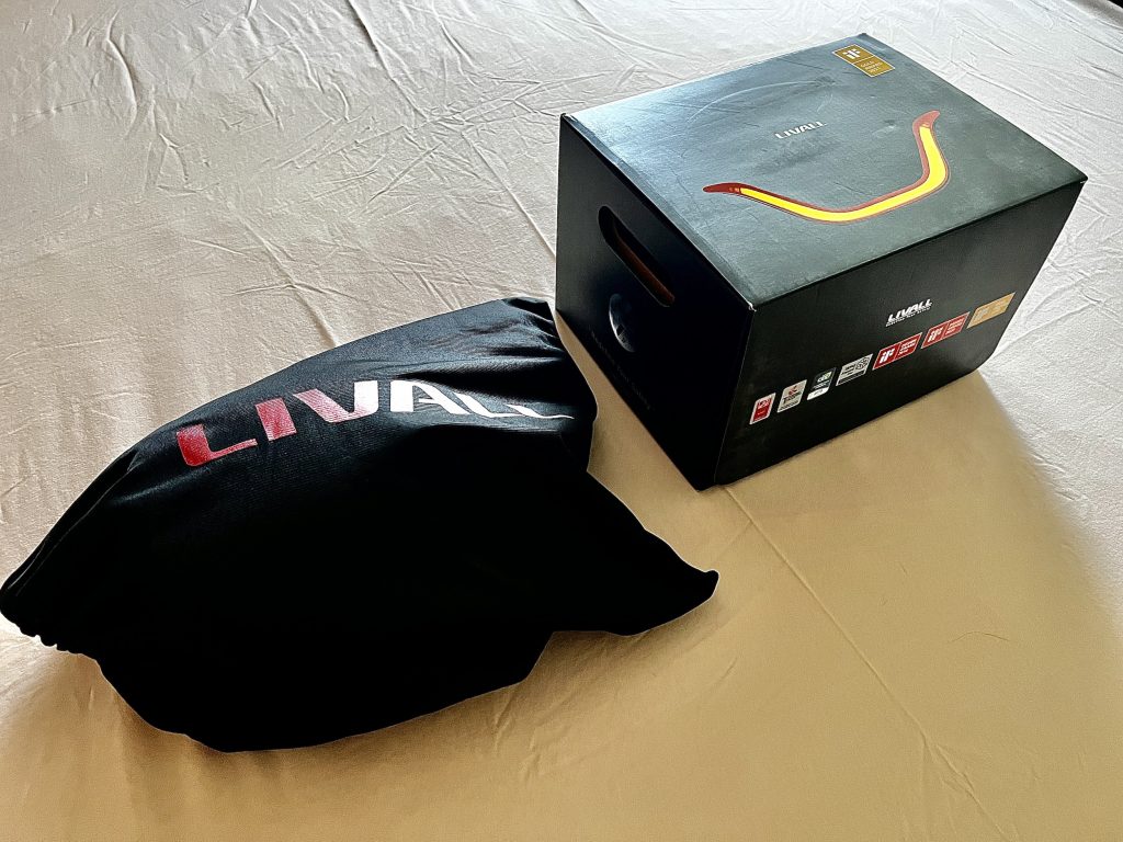 LIVALL Evo21 Fahrradhelm mit Verpackung