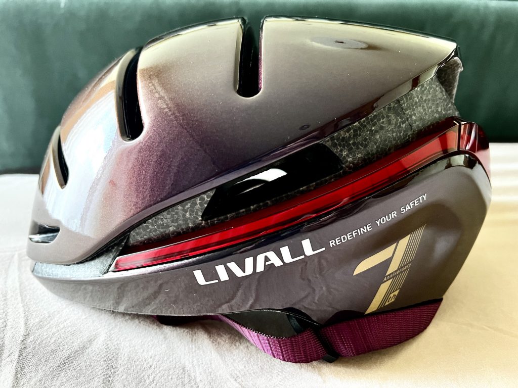 LIVALL Evo21 Fahrradhelm Seitenansicht