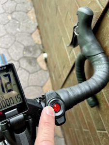 LIVALL Evo21 Fahrradhelm Blinker