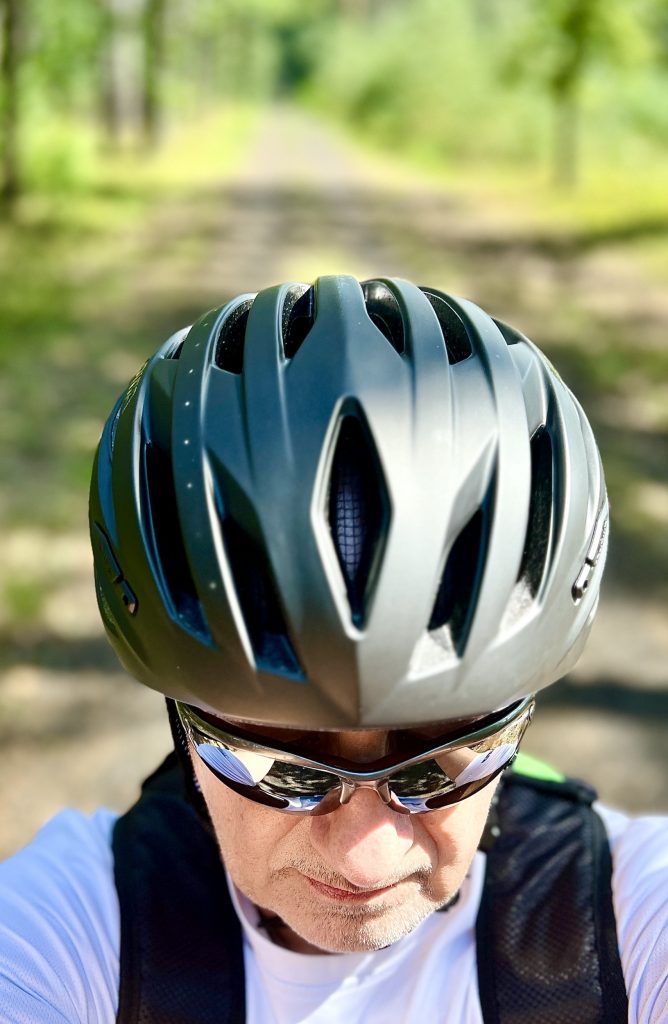 Alpina Haga LED Fahrradhelm Frontansicht