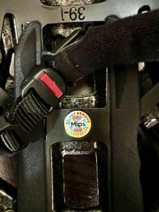 uvex i-vo cc MIPS Fahrradhelm – Innenansicht Rastverschluss