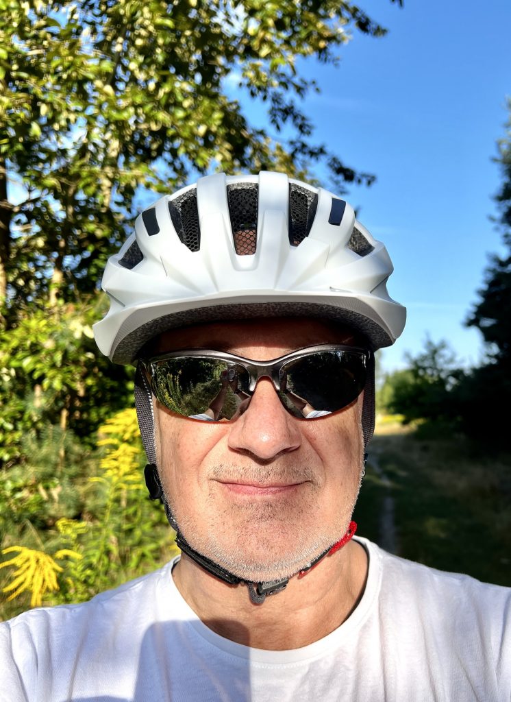 Cratoni Velo-X Fahrradhelm Frontansicht