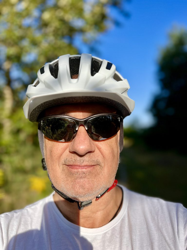Cratoni Velo-X Fahrradhelm Frontansicht