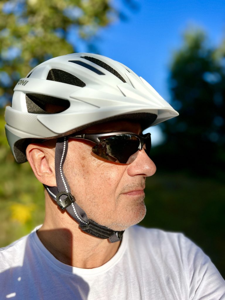 Cratoni Velo-X Fahrradhelm Seitenansicht