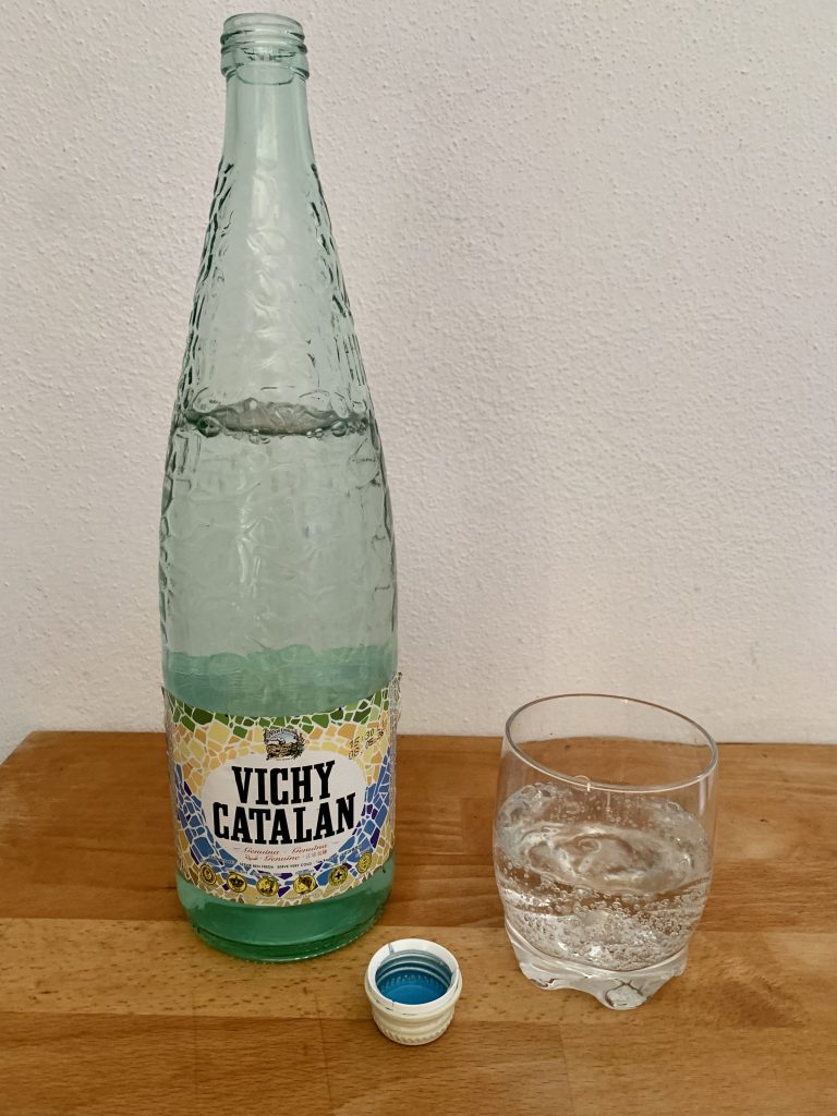 Vichy Catalán Mineralwasser im Glas