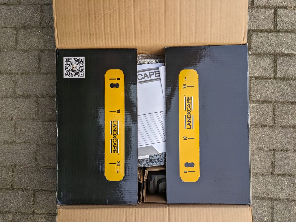 LANDXCAPE LX799 Mähroboter Verpackung teilgeöffnet