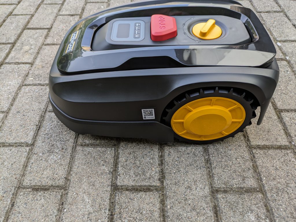 LANDXCAPE LX799 Mähroboter von links