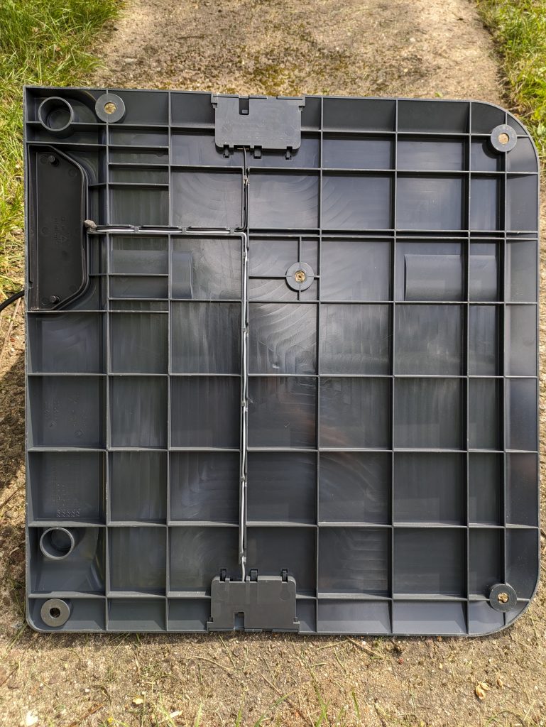 Ladestation des AL-KO Robolinho® 550W Mähroboters von unten