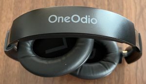 OneOdio Focus A10 Kopfhörer gefaltet von oben