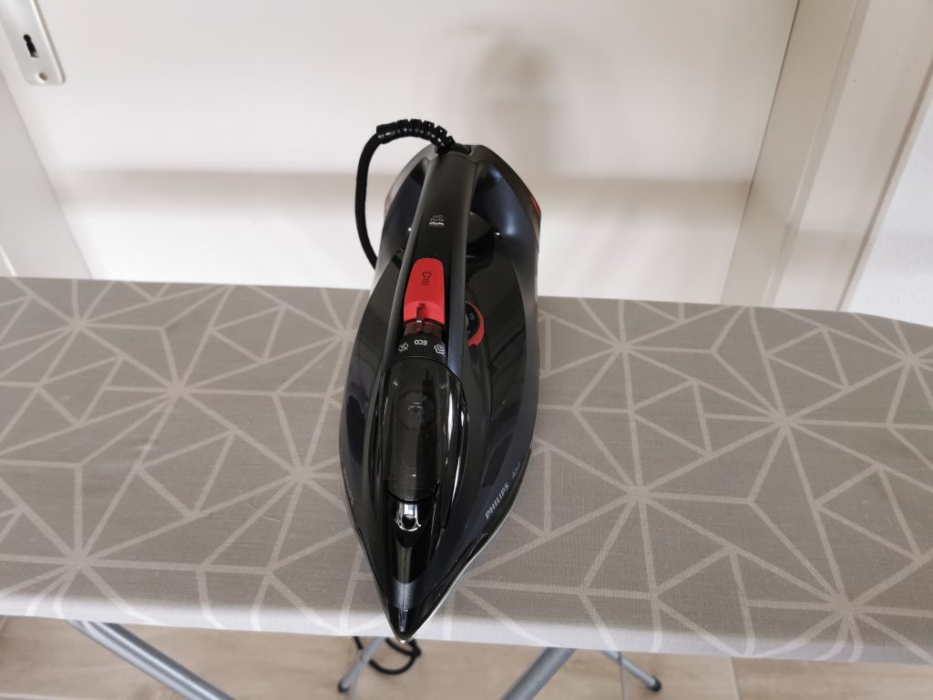 Philips Azur Dampfbügeleisen Frontansicht